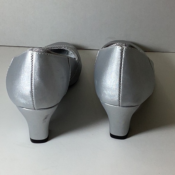 Easy Street Women's Datia Pump - Picture 10 of 14